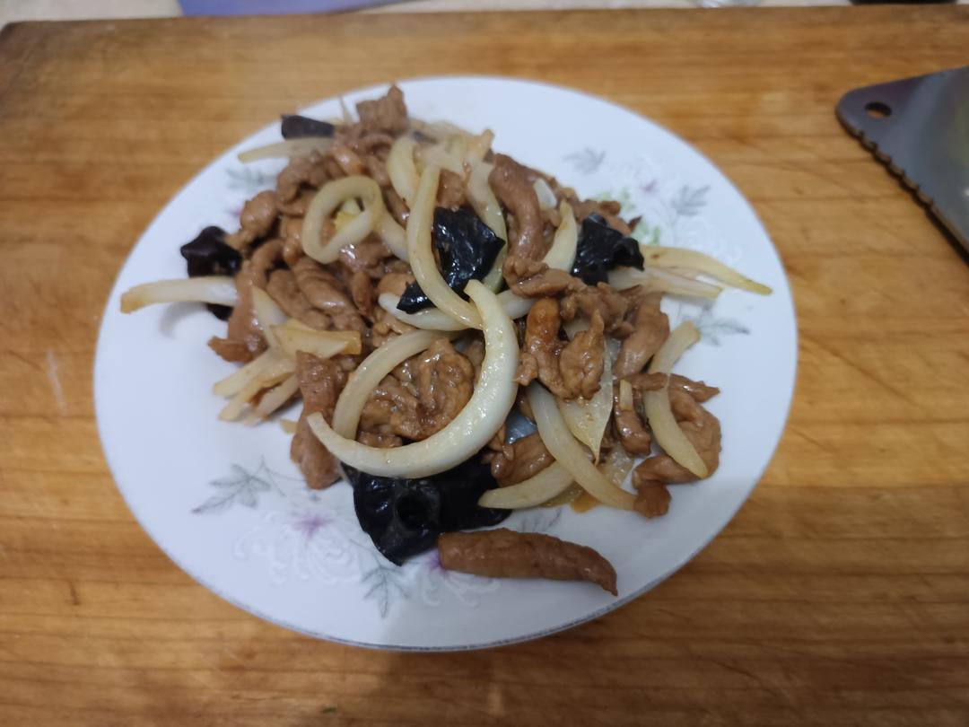 有点下饭的洋葱炒肉
