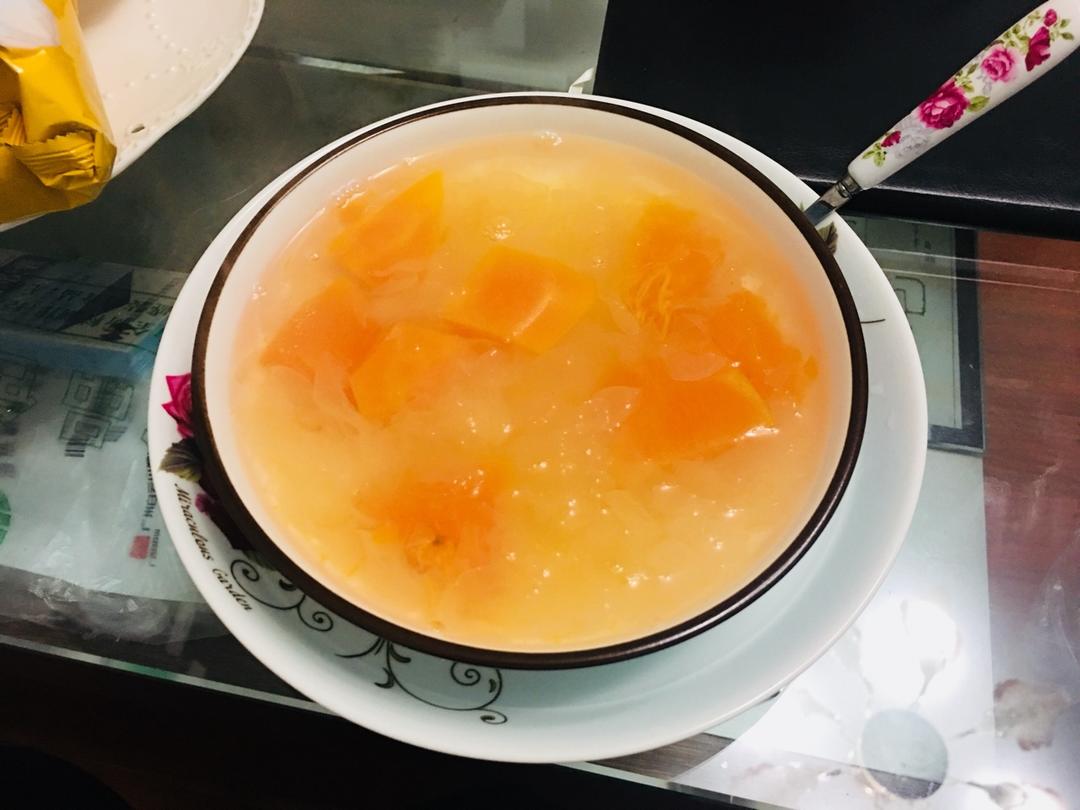 红枣木瓜银耳汤