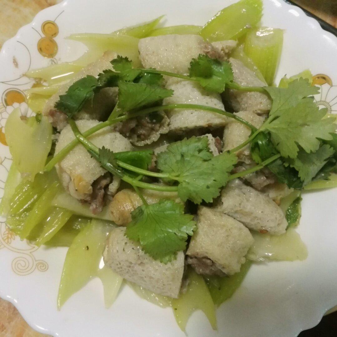 竹荪酿肉