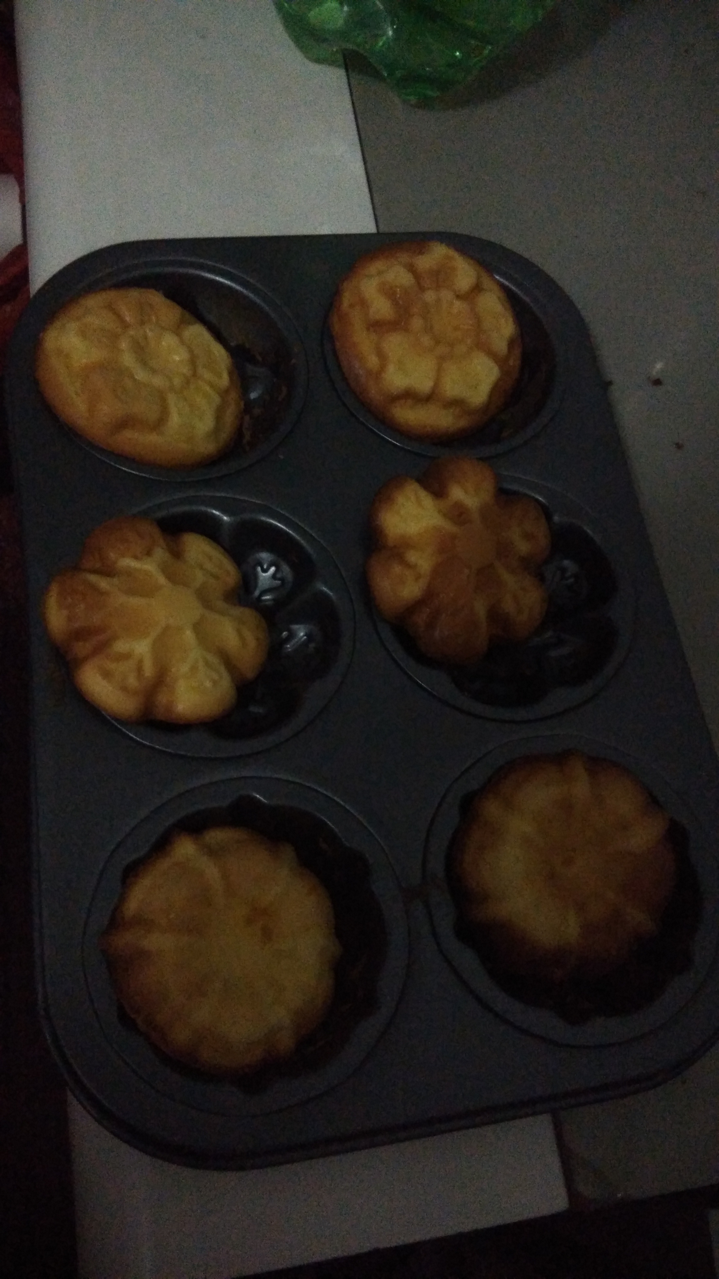 消耗淡奶油之作——淡奶油小蛋糕