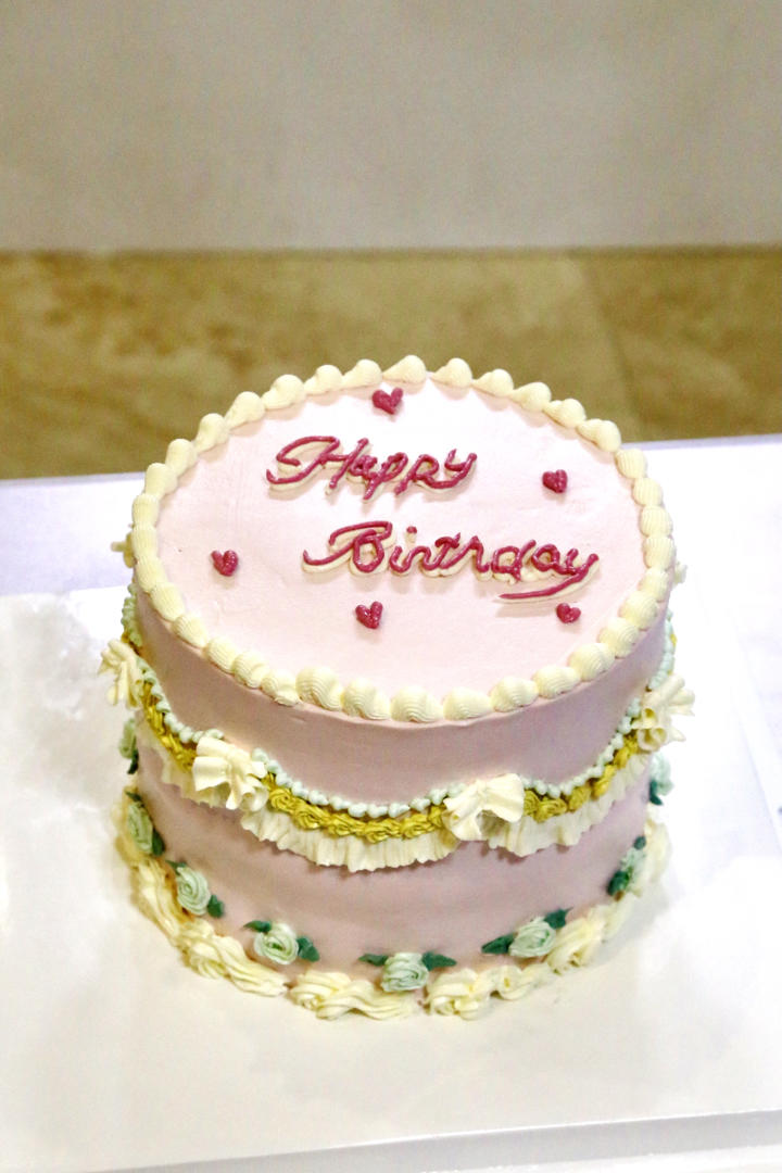 欣l_o_o_o做的关关家的生日蛋糕