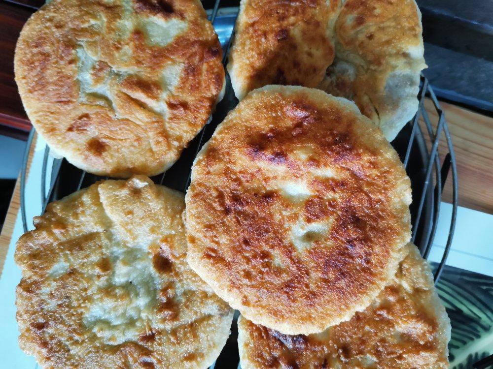 葱花大饼、蓬松柔软又简单的大葱烙饼