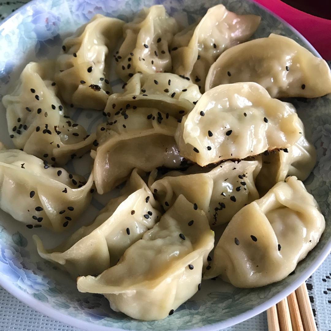 早餐来一锅香脆的生煎饺子