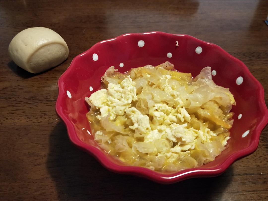 银耳炒鸡蛋