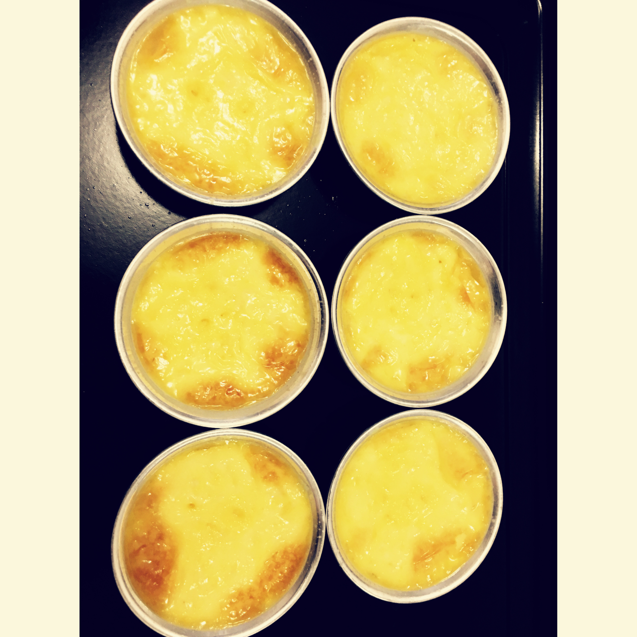 Crèmebrulée。法式烤布雷。焦糖布丁。
