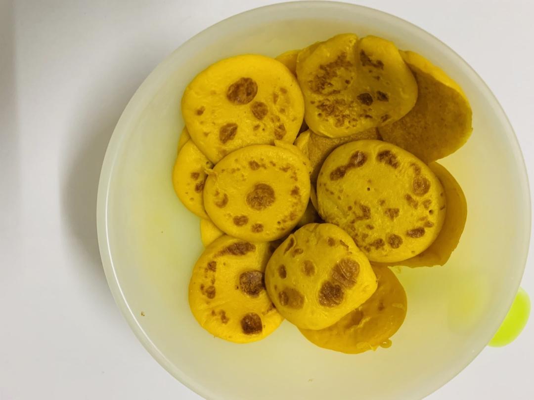 7月+宝宝辅食                                                              南瓜米粉松饼