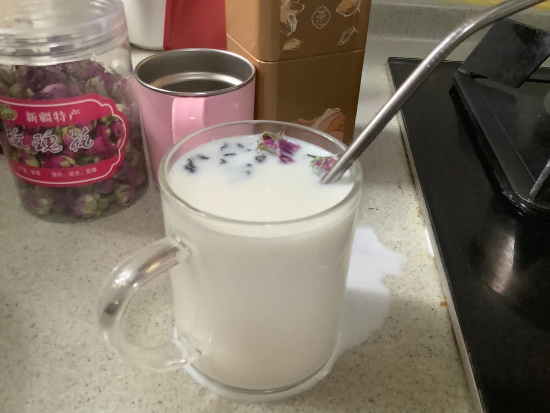 玫瑰奶茶