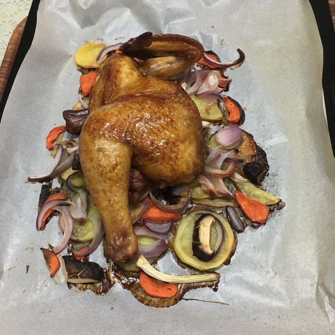 土豆、胡萝卜烤鸡肉