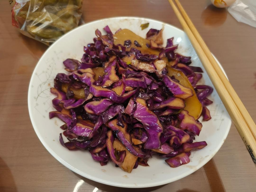 爆炒紫甘蓝