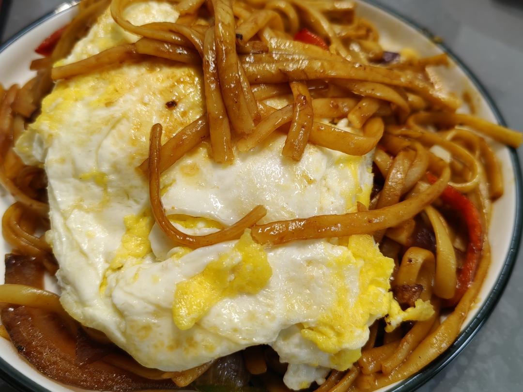 黑椒培根意面（附：自制黑胡椒酱做法）