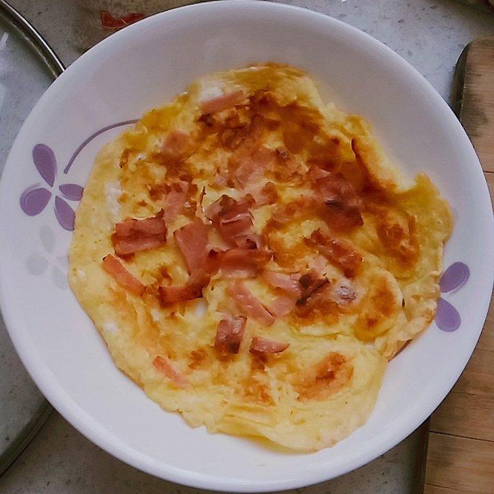 火腿肠葱花鸡蛋饼