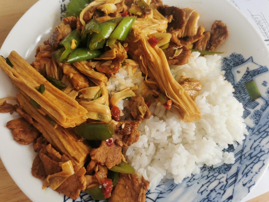 腐竹炒肉