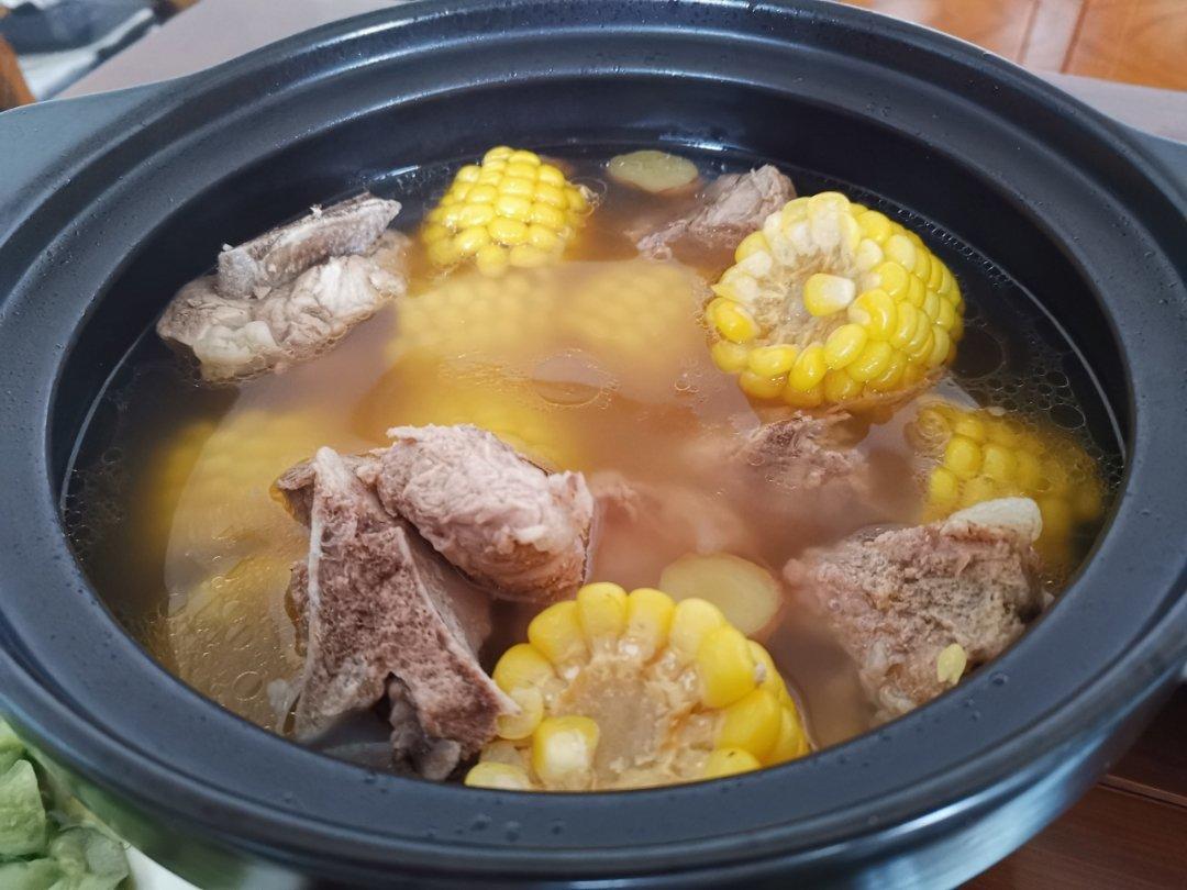 排骨玉米汤