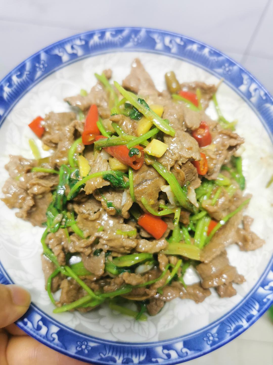 小炒黄牛肉，肉嫩味香！太好吃了简直是米饭杀手！
