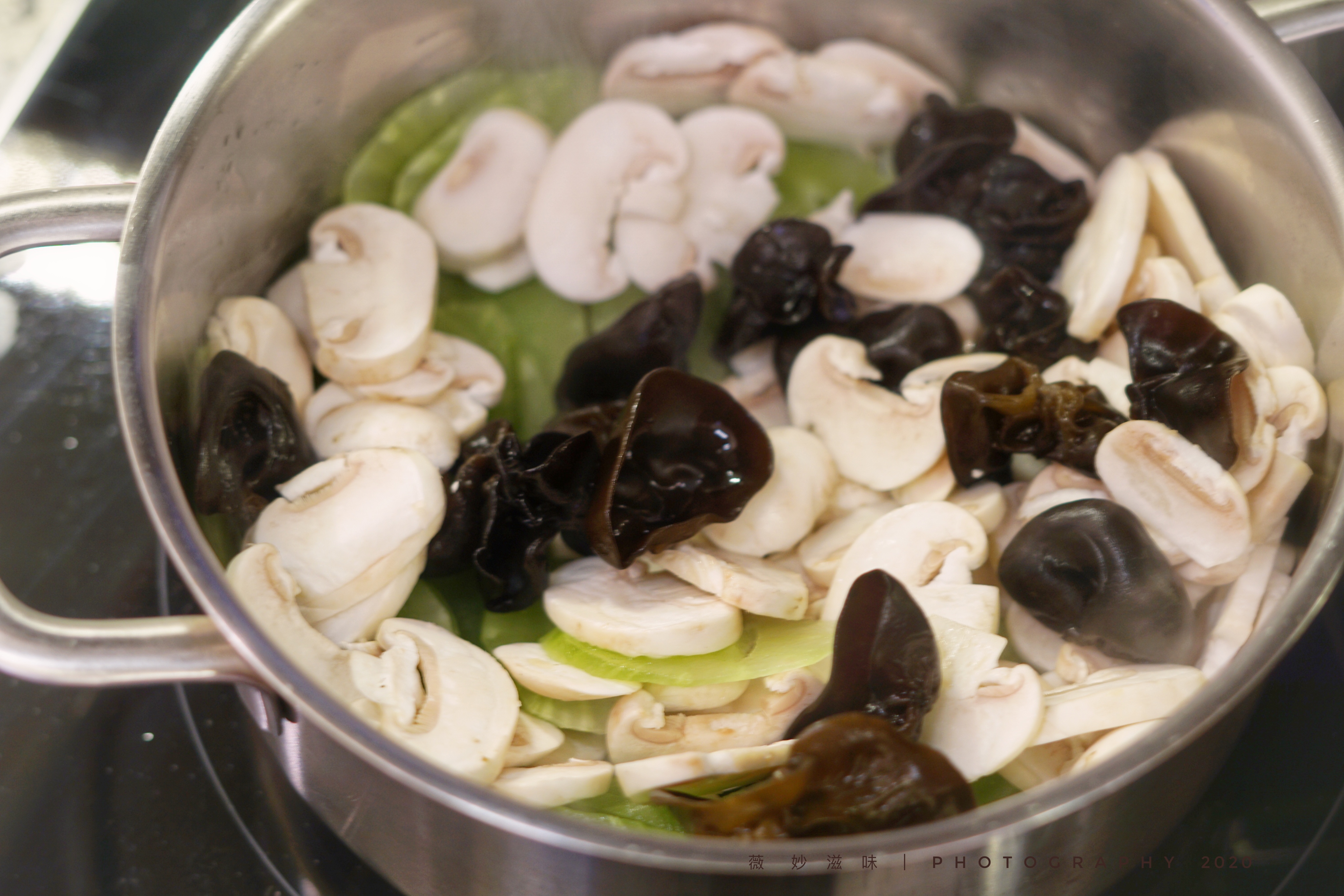 营养又健康的莴苣磨菇汤～的做法 步骤5