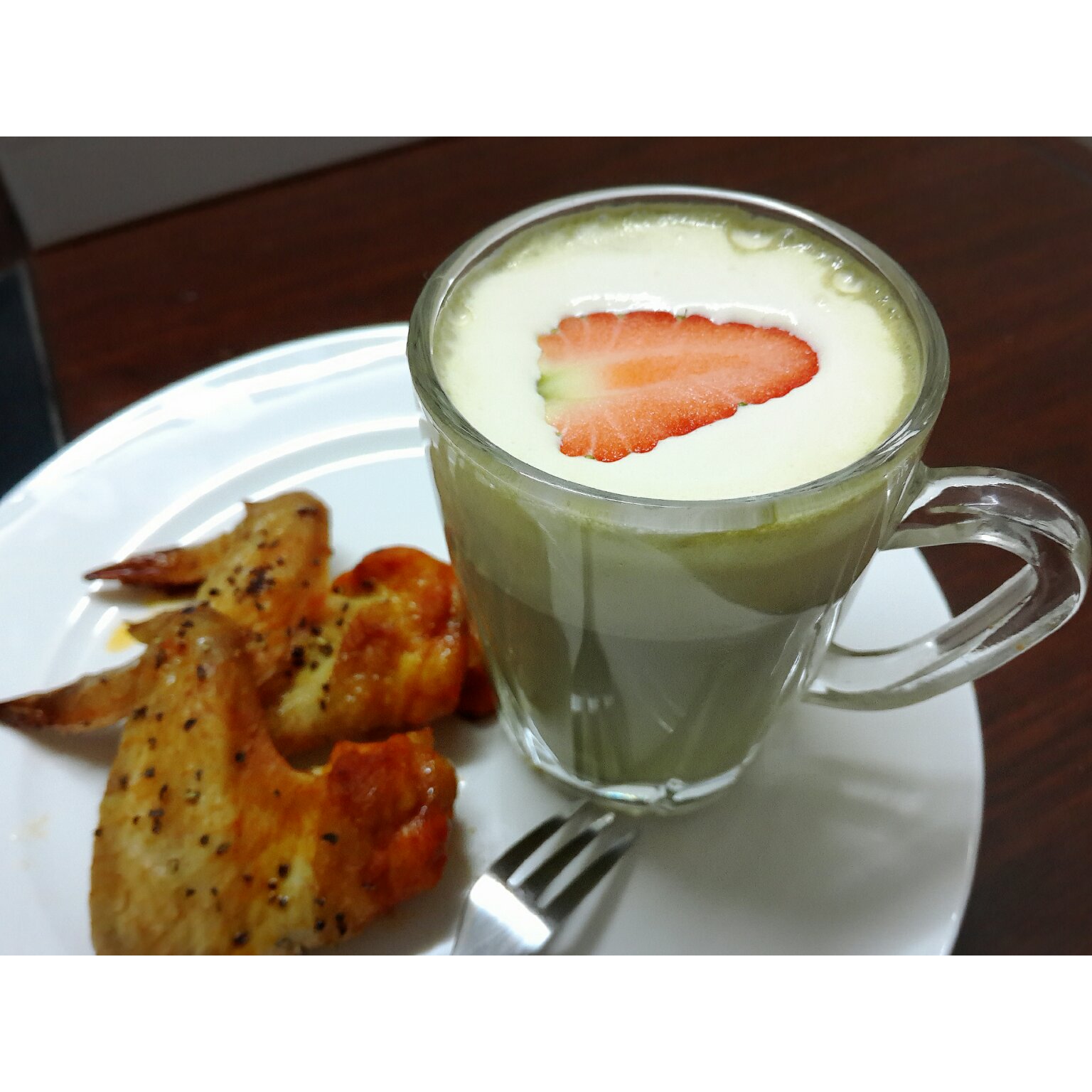 成熟口味抹茶拿铁