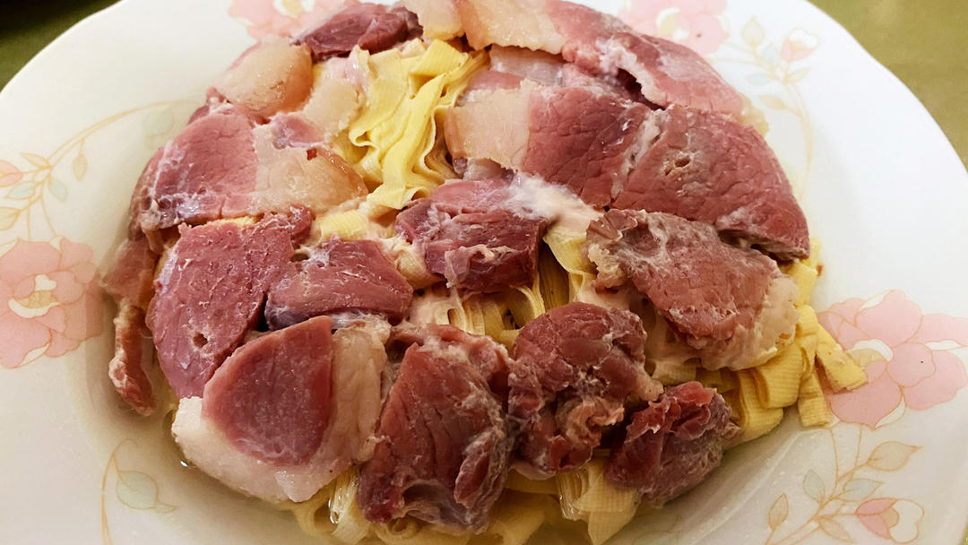咸肉蒸百叶