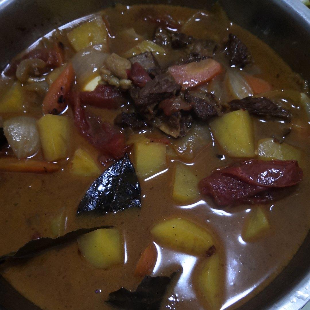 番茄土豆炖牛腩