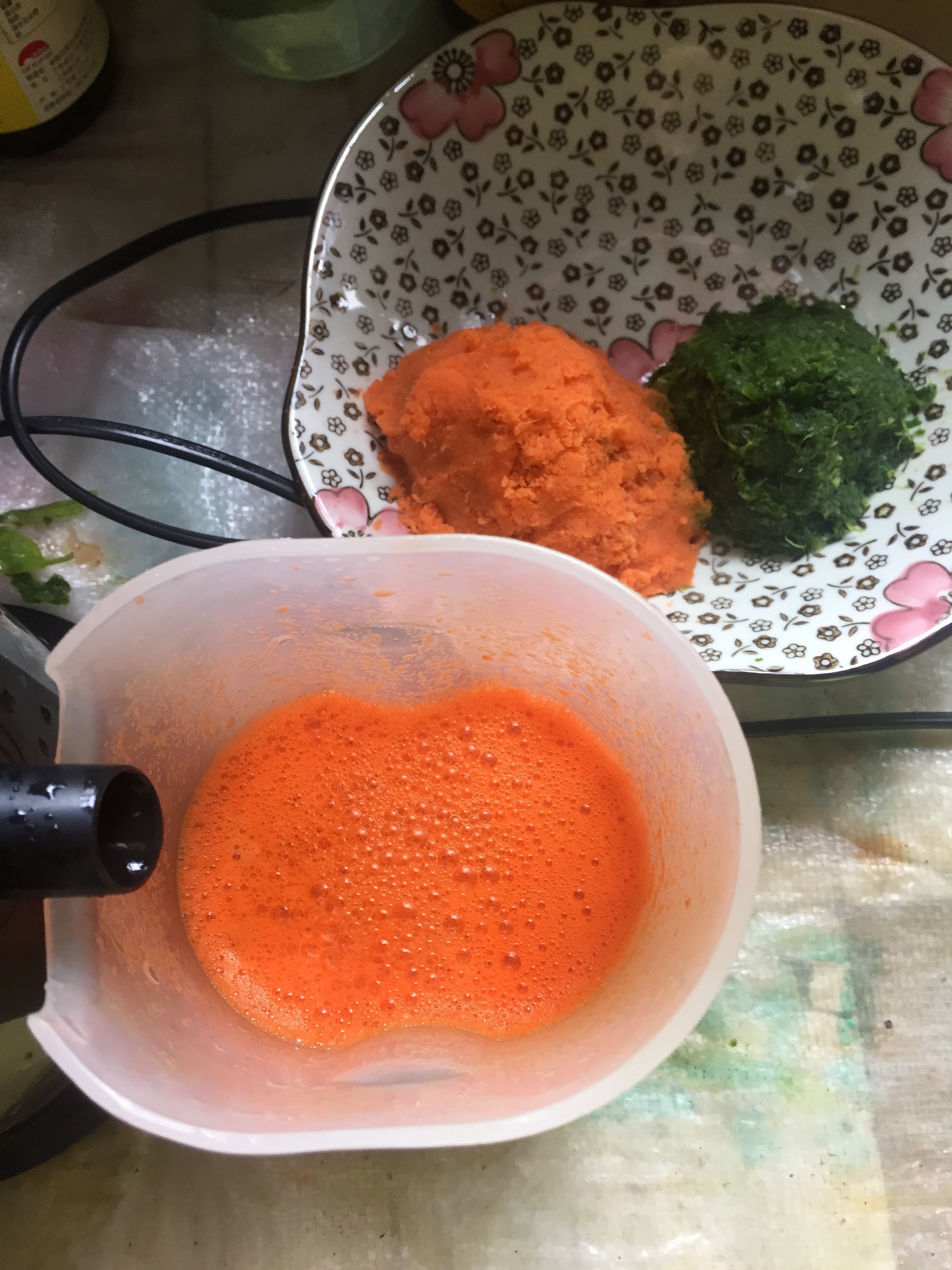 彩色手工蔬菜面的做法 步骤1