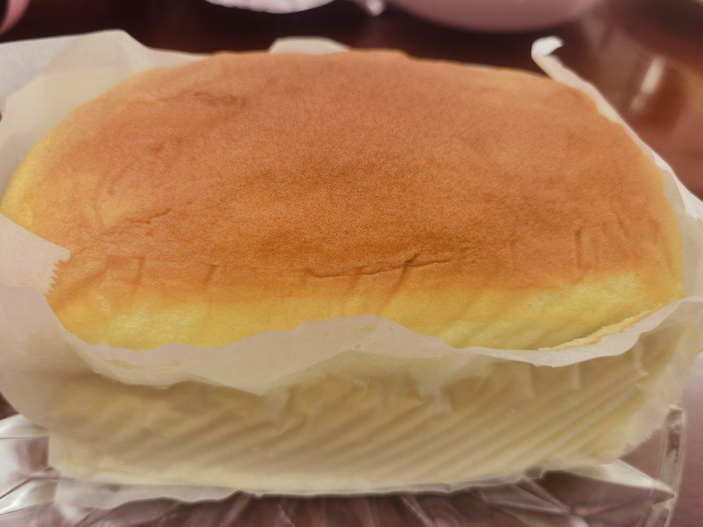 堪比柯基屁股
爆浆芝士🧀古早蛋糕