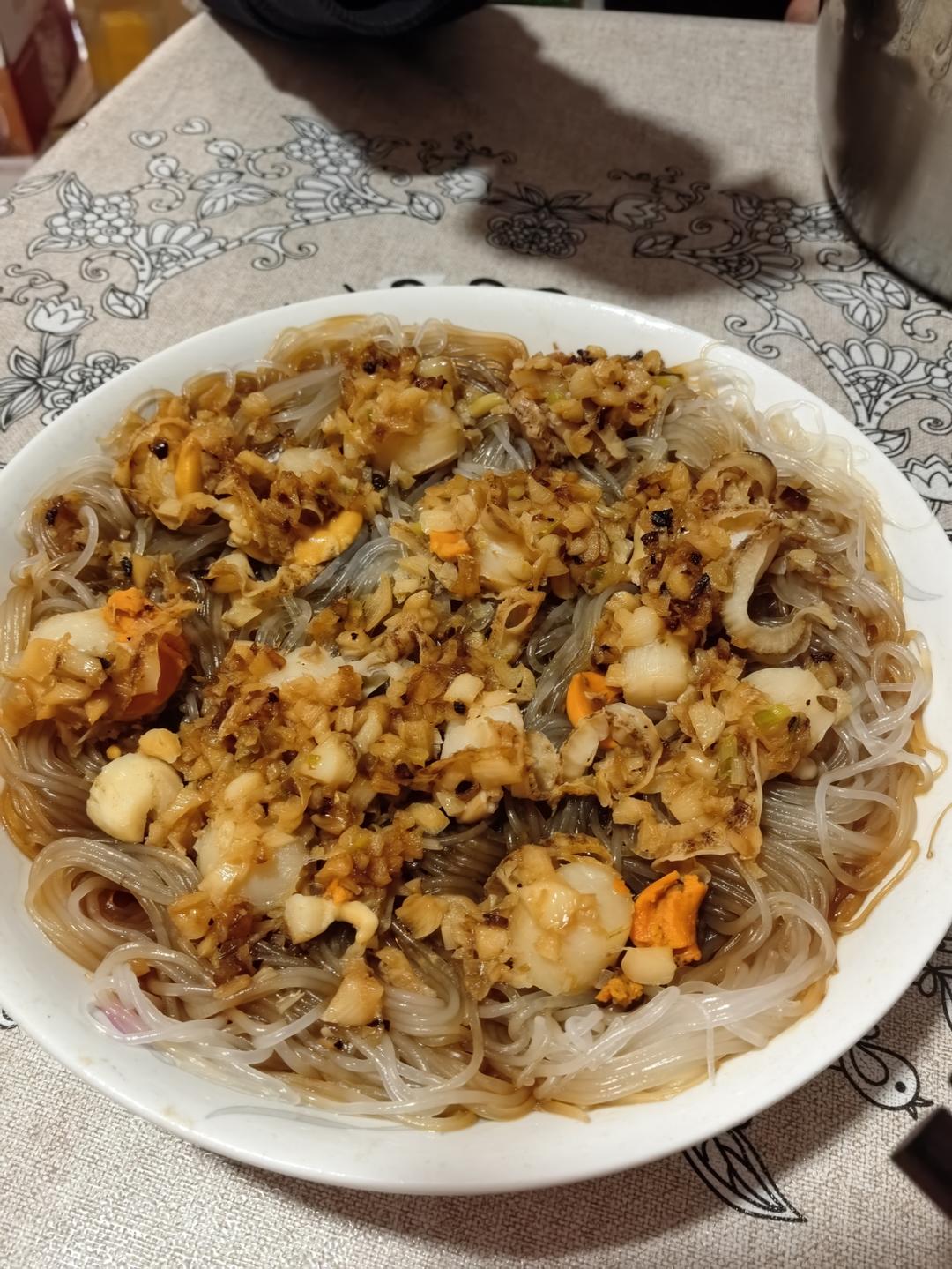 蒜蓉扇贝肉蒸粉丝