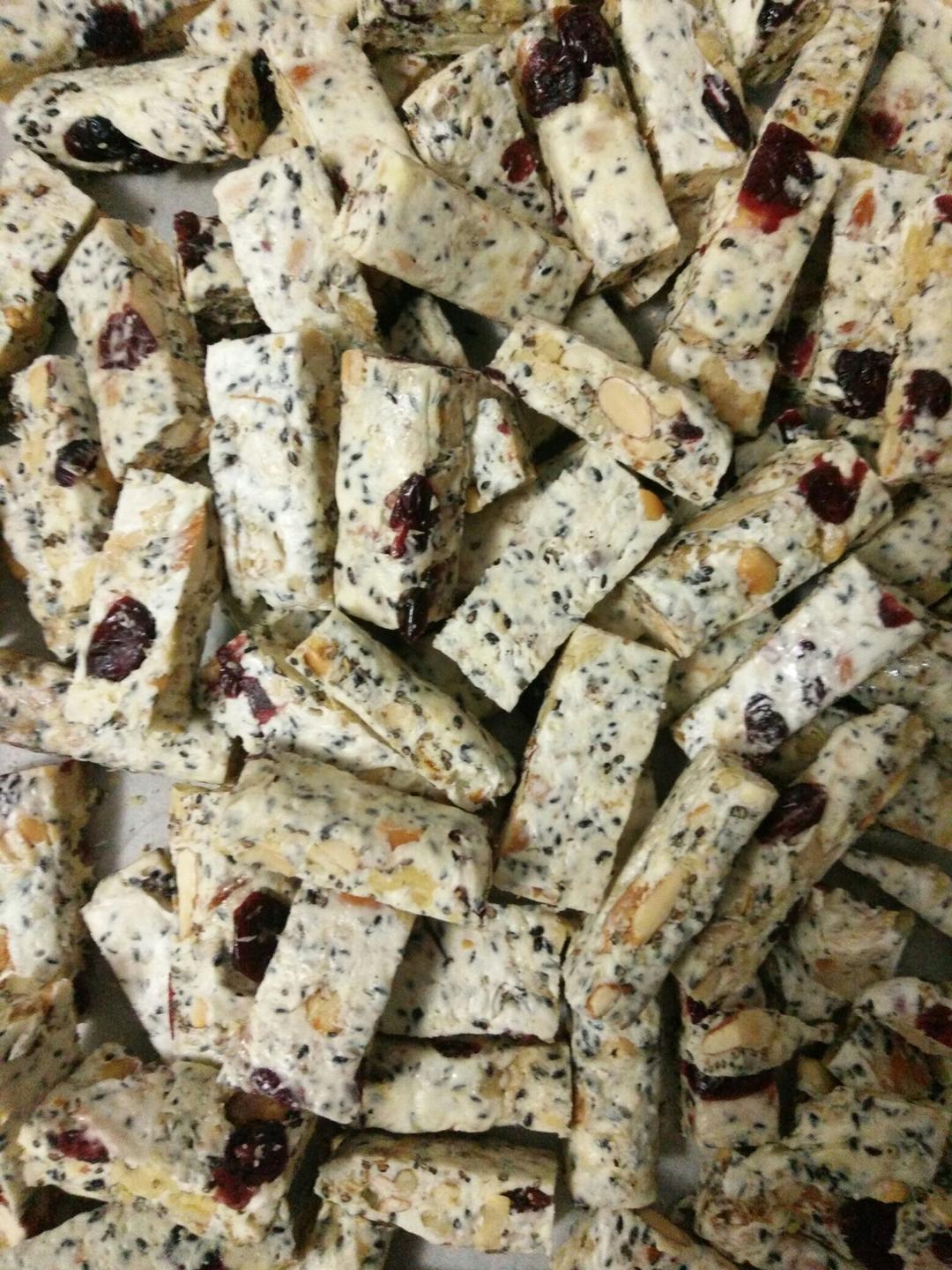 芝麻核桃牛轧糖