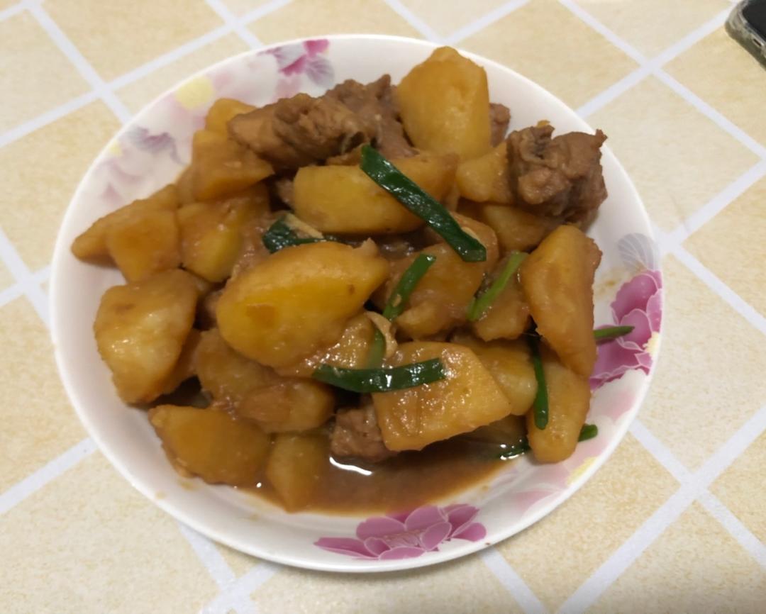 排骨焖土豆