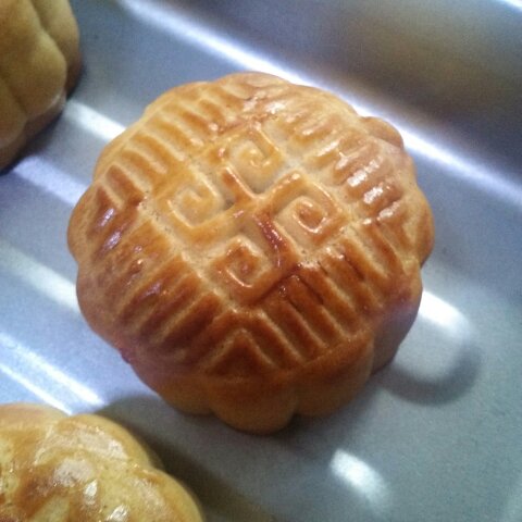 广式月饼——蛋黄莲蓉月饼