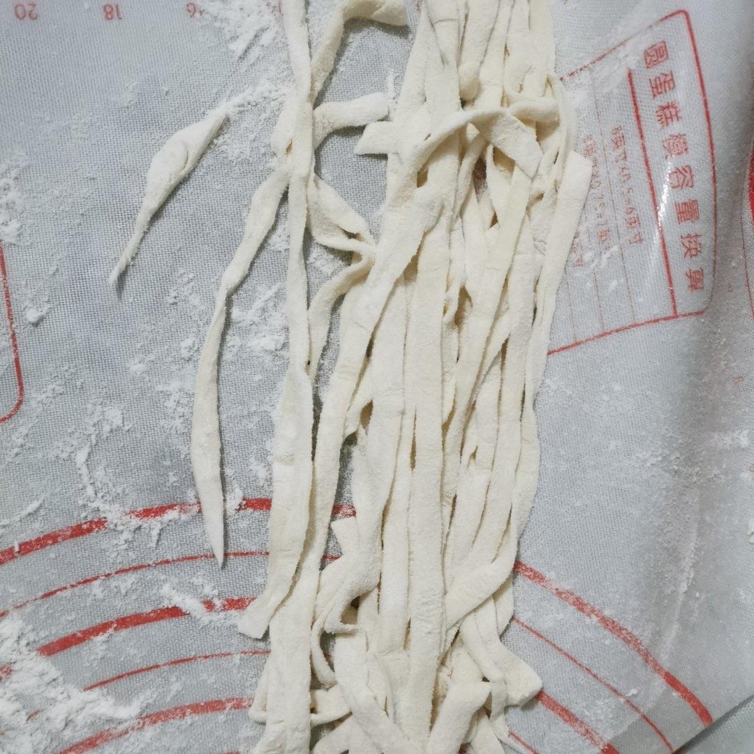快手纯手工擀面条