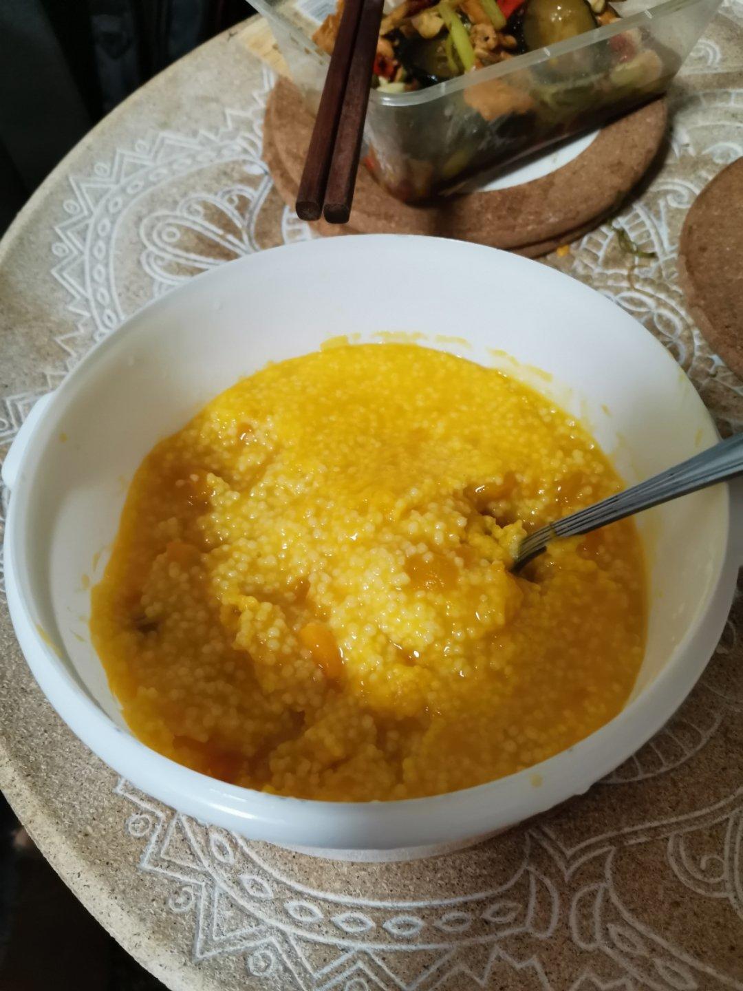 【奶奶熬粥】小米南瓜粥（养胃清肠的好粥）！！！