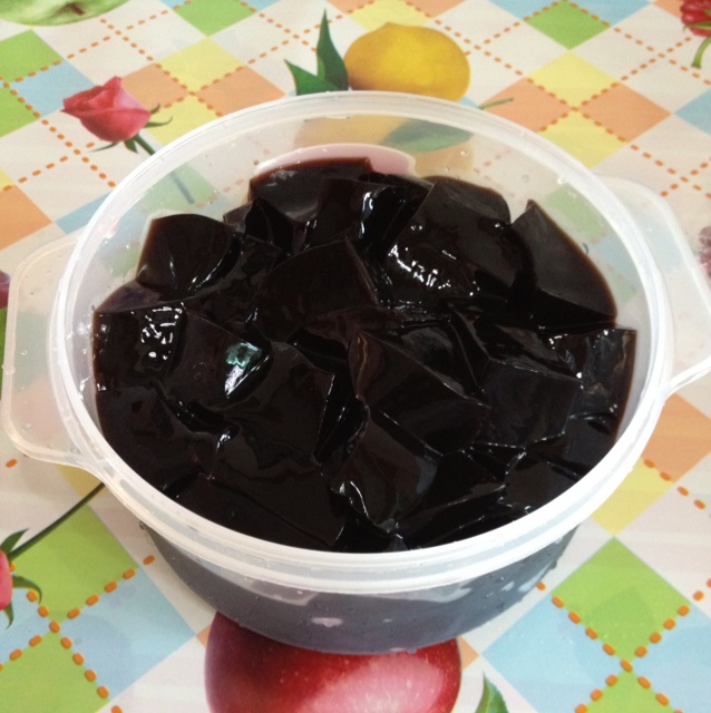 lrene做的黑凉粉豆腐