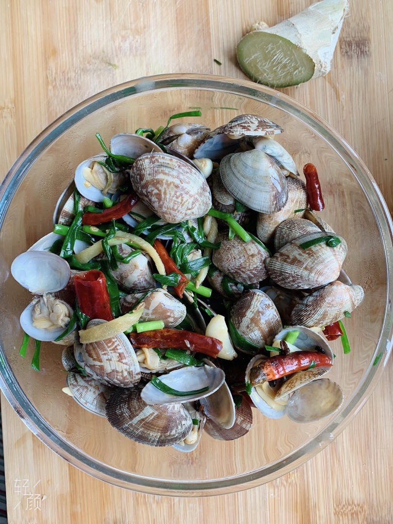 葱炒花蛤