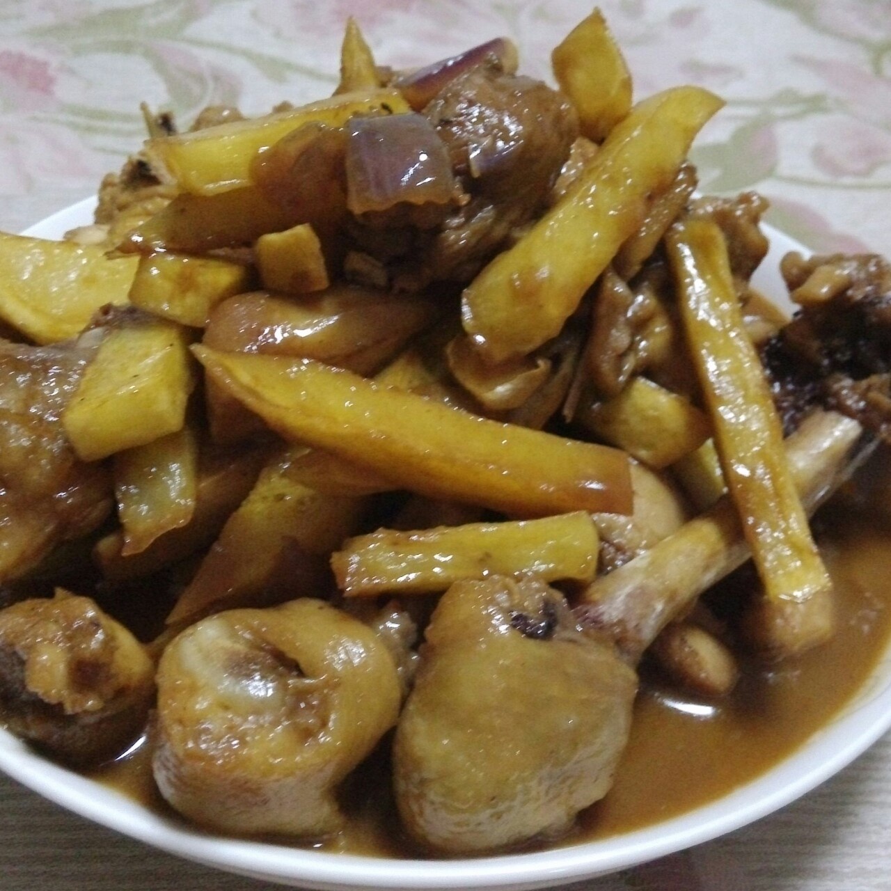 红烧土豆鸡腿肉(自创菜)