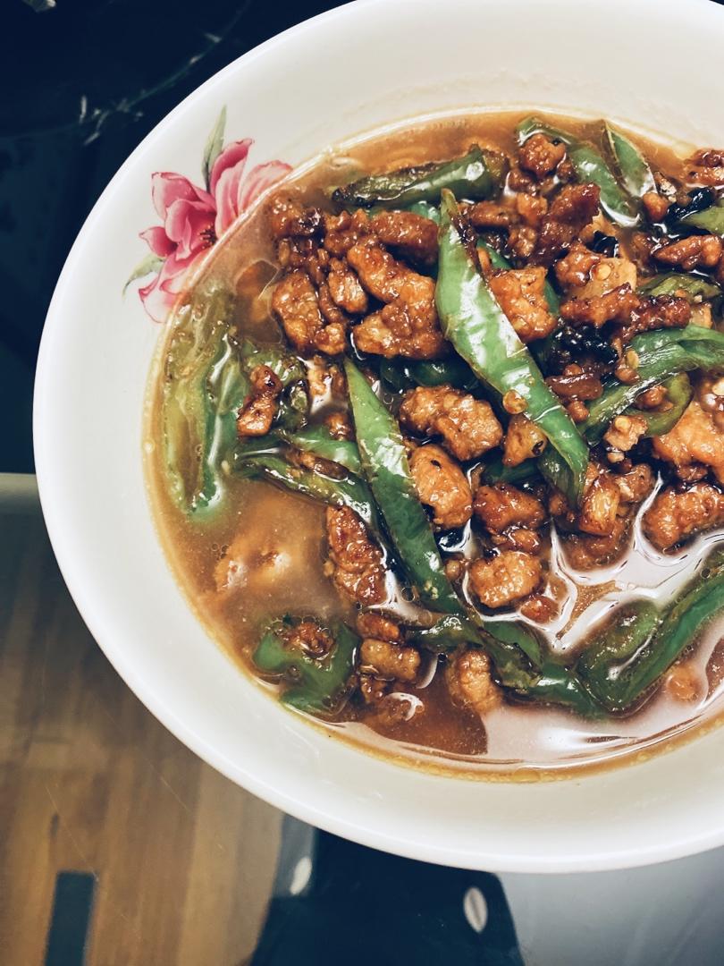 请给我十碗米饭的米饭杀手！辣椒炒肉！（小炒肉）