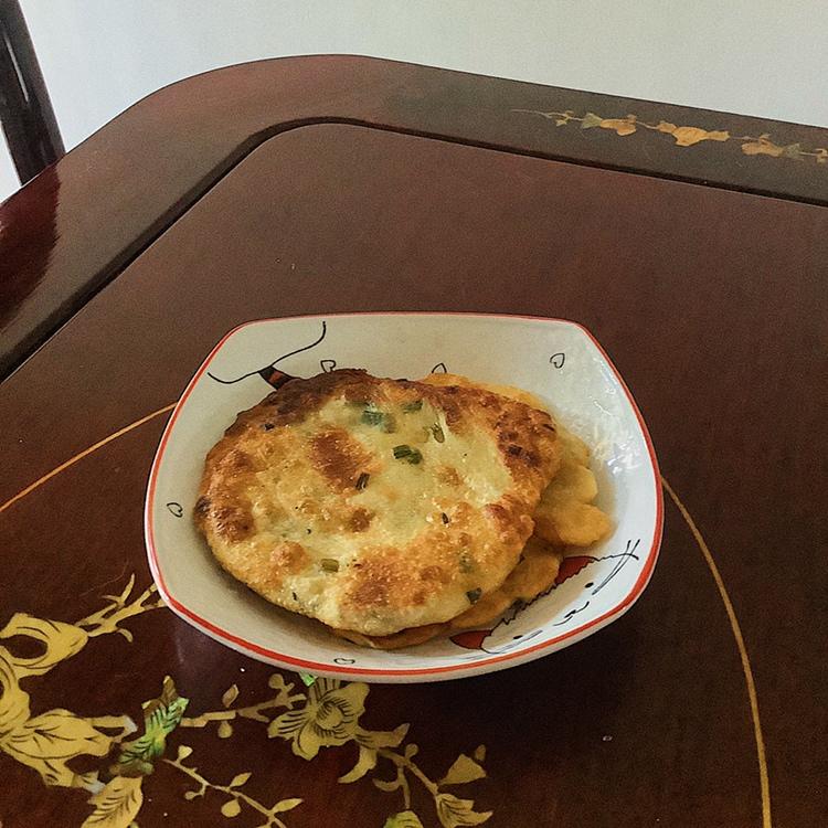 葱油饼（面粉吸水量不一样、水慢慢加）