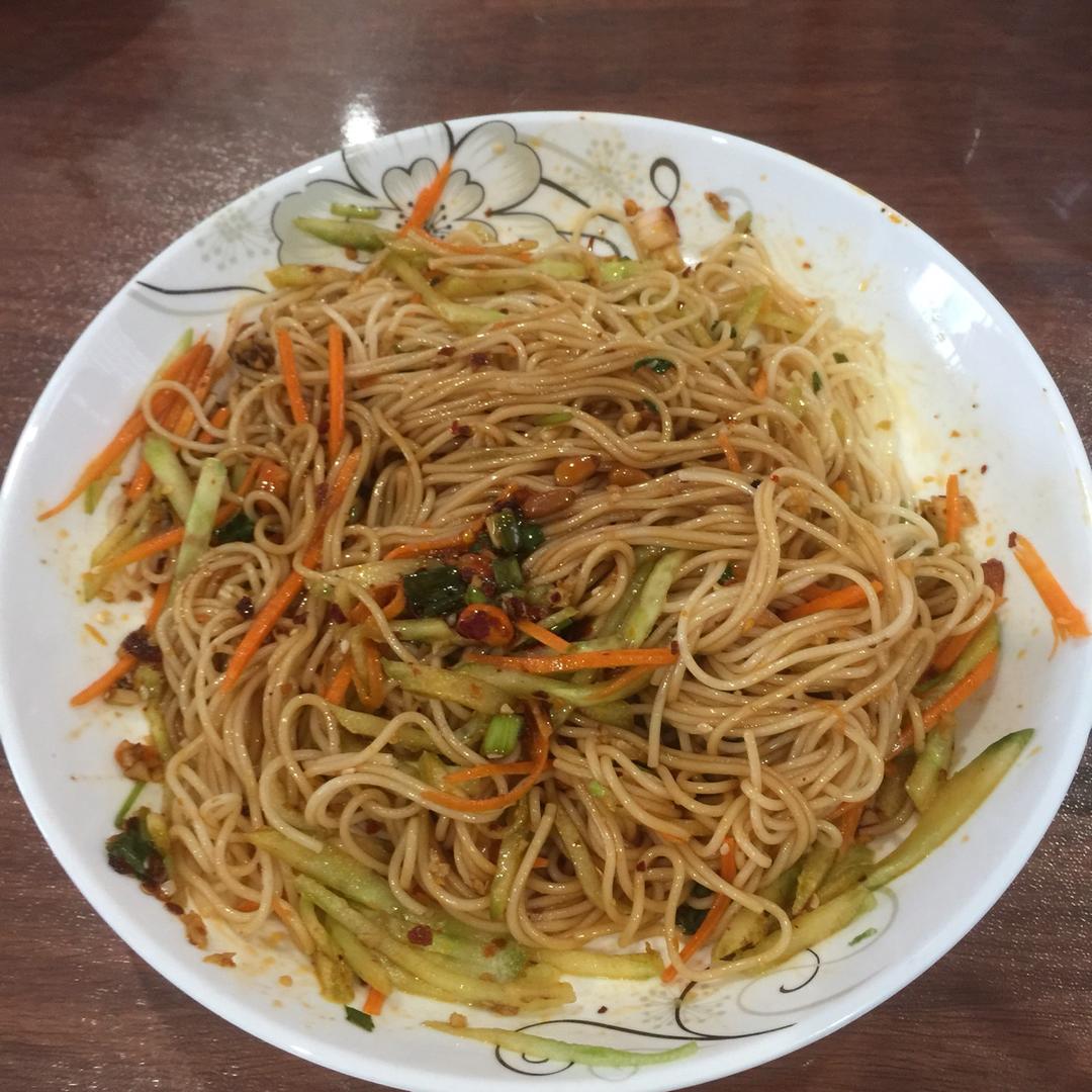 姥姥的爽口凉面！（干拌挂面）