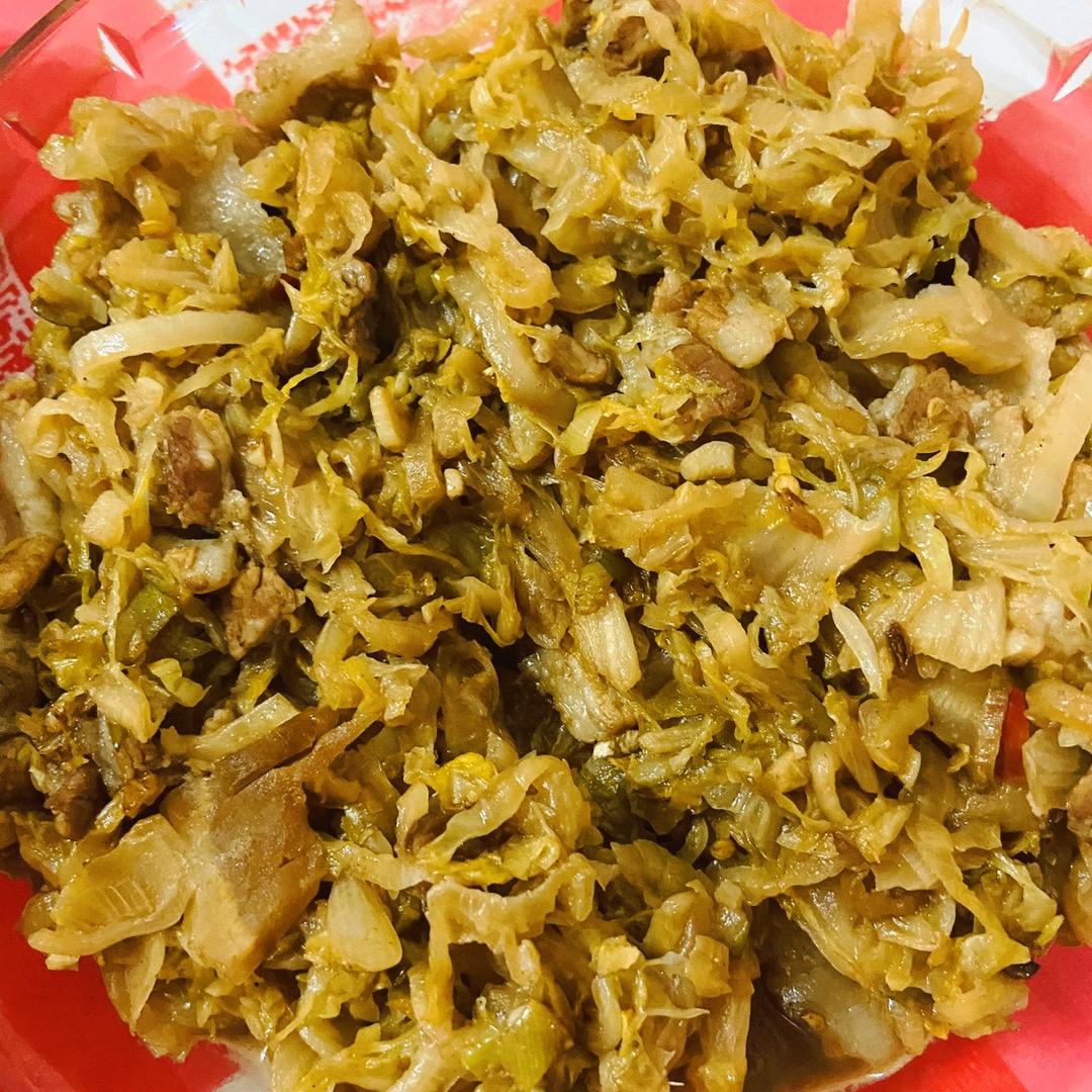 五花肉炖酸菜【最爱妈妈菜】