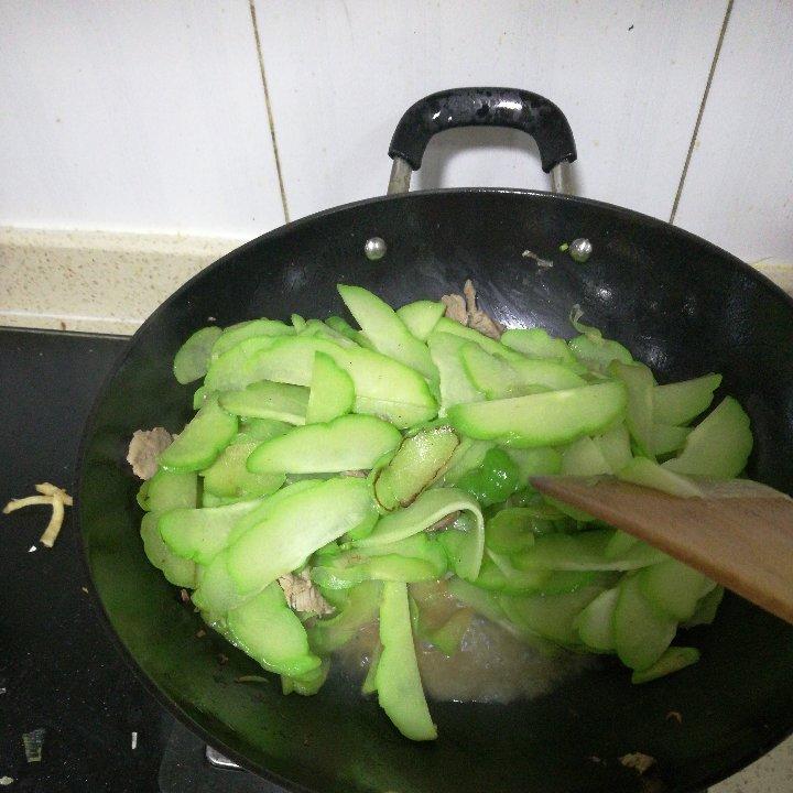佛手瓜炒肉（家常菜快手）
