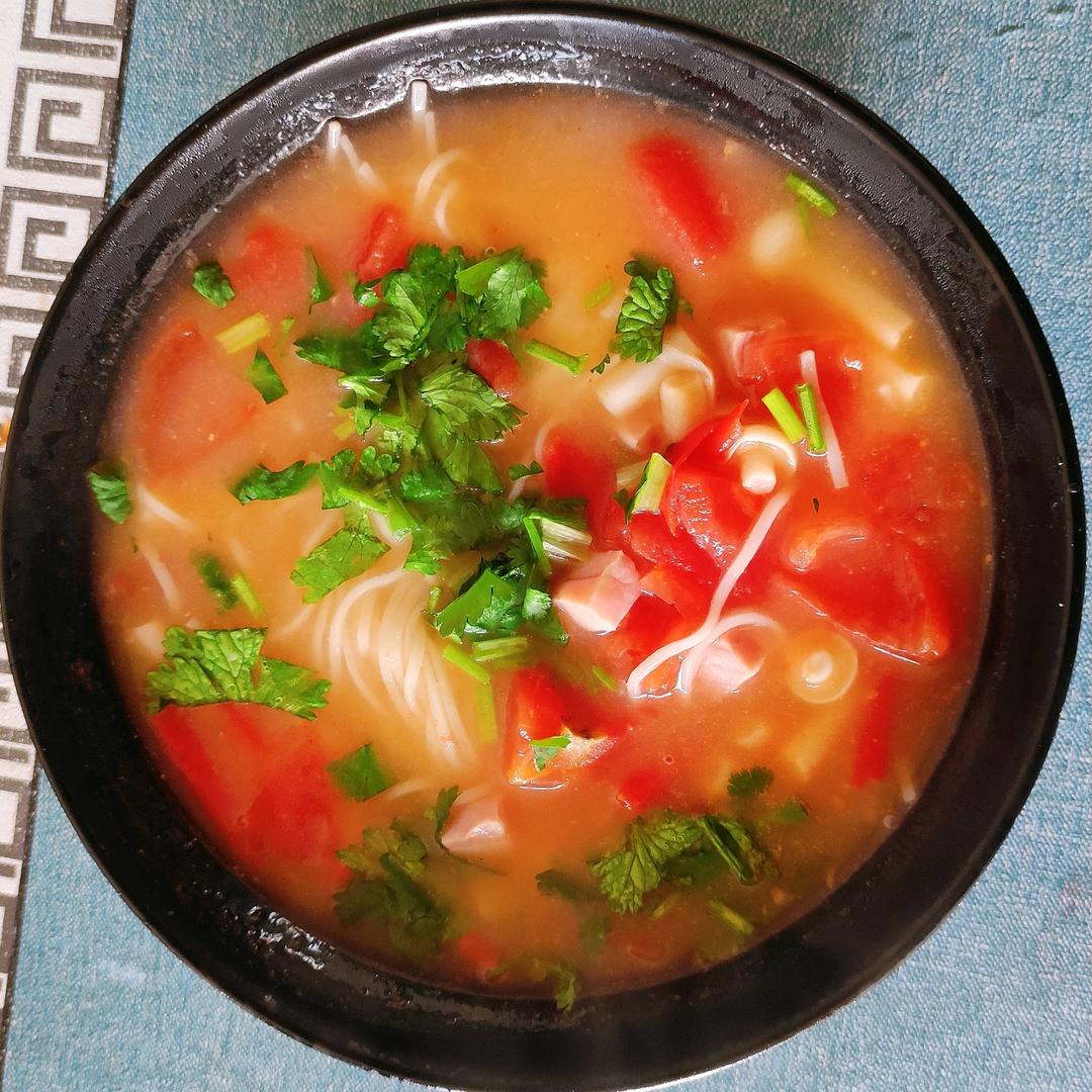 白玉菇西红柿鸡蛋汤