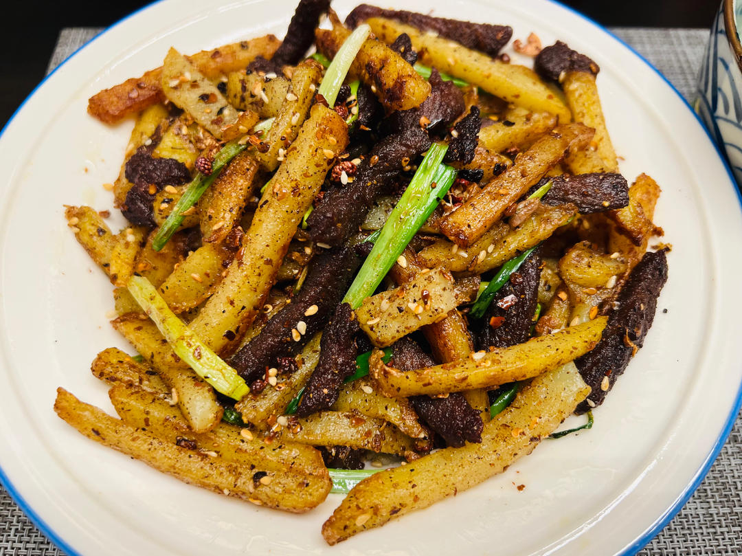 干锅土豆牛肉条