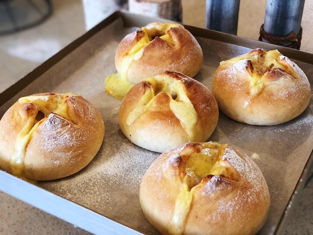 爱烘焙的太阳花做的全麦芝士熔岩面包