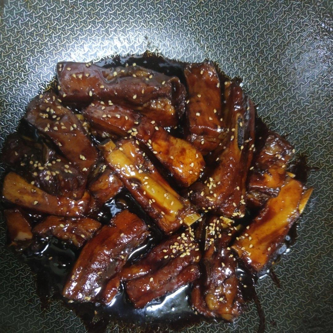 家常版糖醋排骨，好吃到停不了口。不油炸，更健康