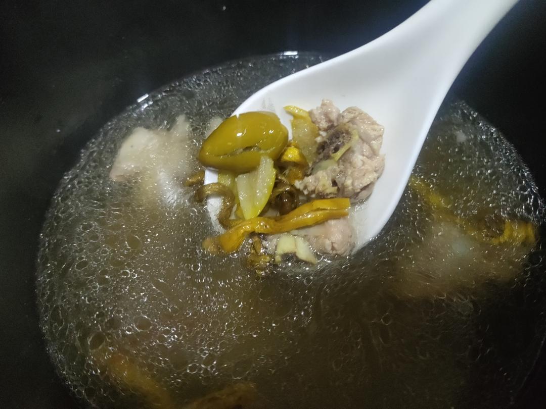 润肺清养的石斛橄榄煲排骨汤