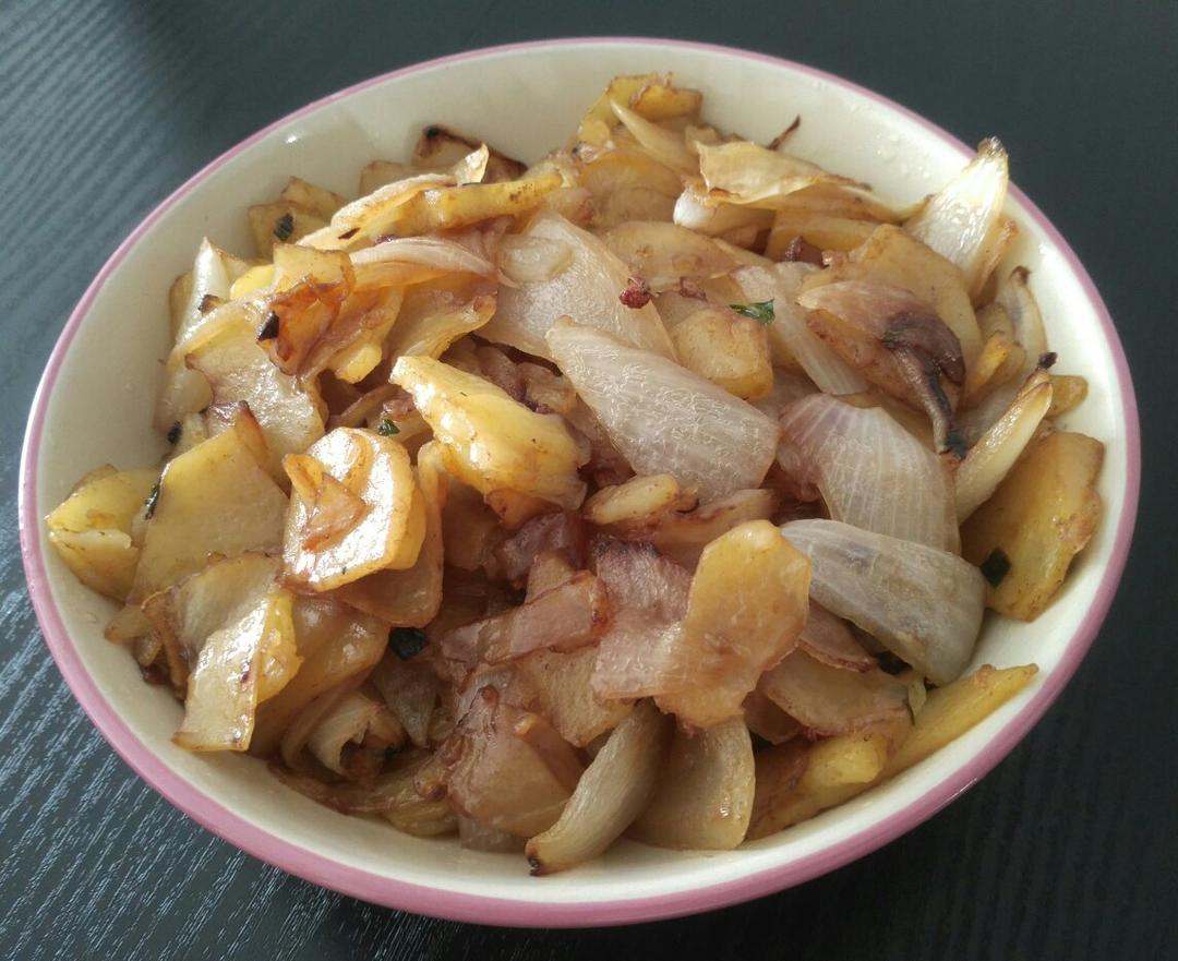 边吃边流泪的「孜然土豆片」