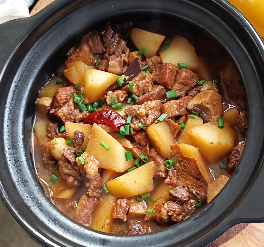 萝卜牛腩煲