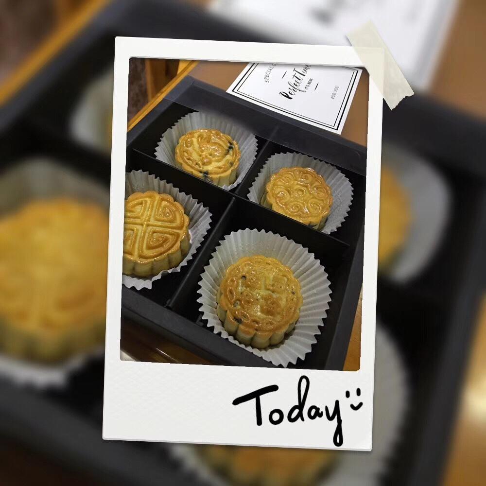 黑芝麻核桃馅月饼