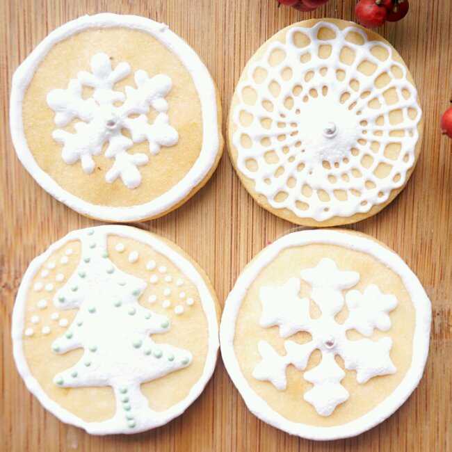 糖霜装饰黄油小饼干