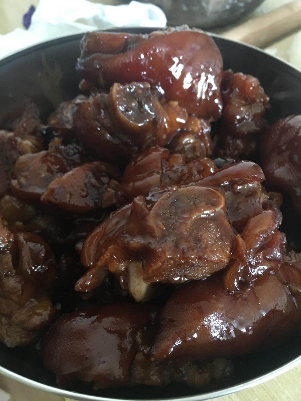 美味的家常菜：红烧猪蹄