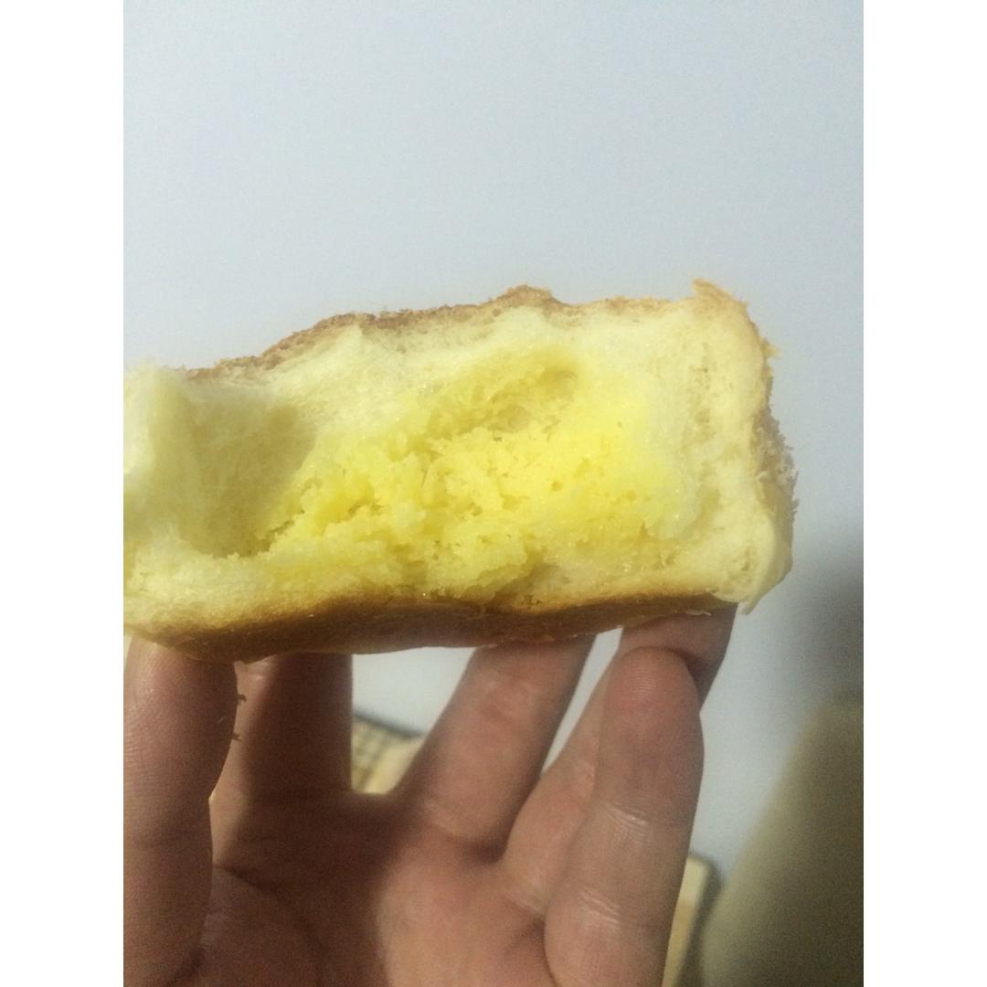 椰蓉奶酥面包