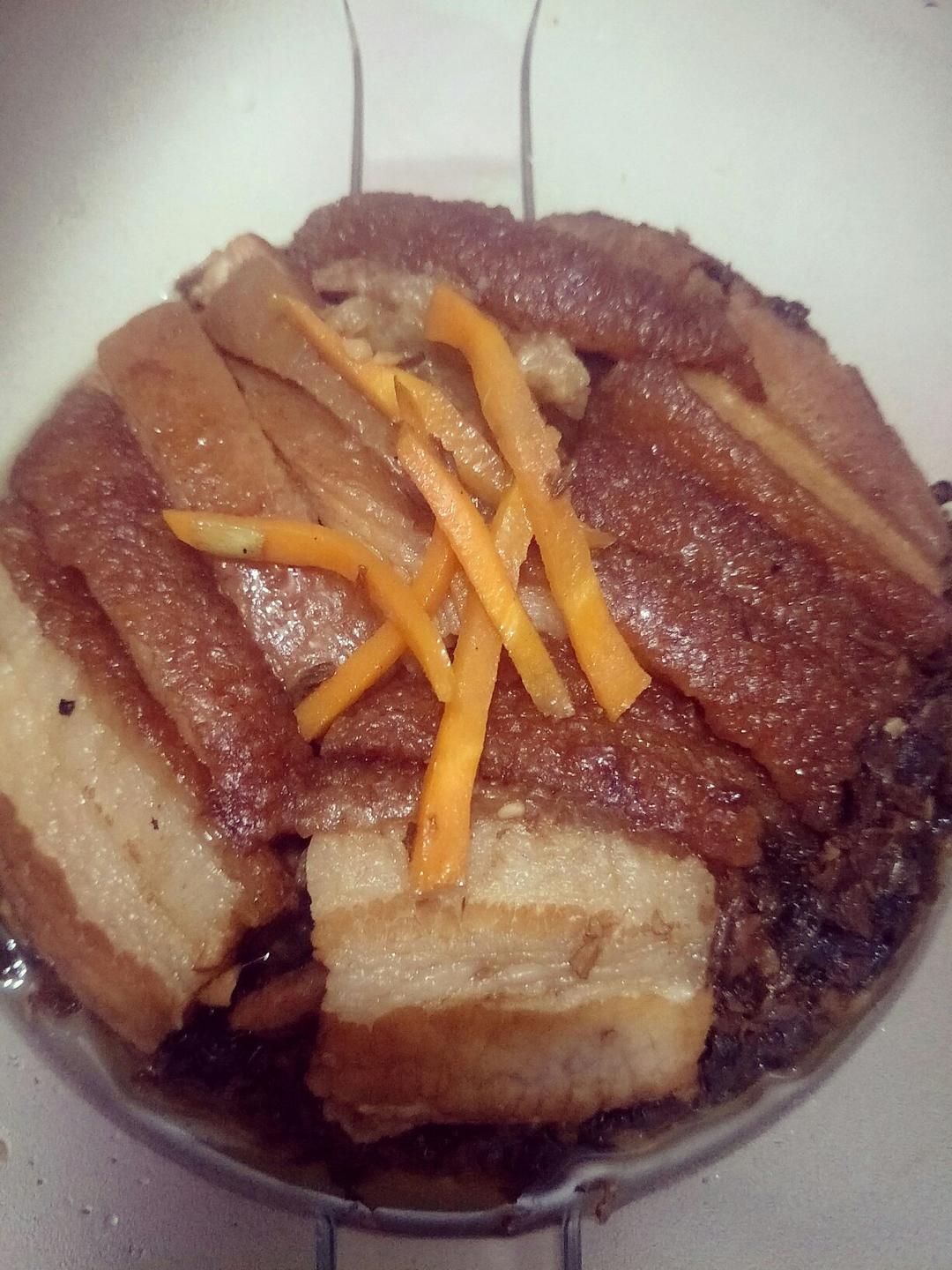 梅菜扣肉（附梅菜焖肉的方法）